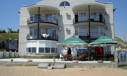 Яхт-клуб "Дельфин"