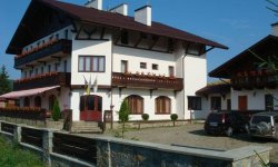 Альпийський двор