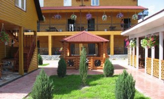 Между трех озер