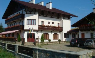 Альпийський двор