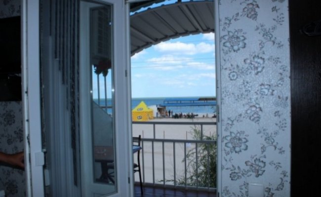 Из номера вид на Азовское море