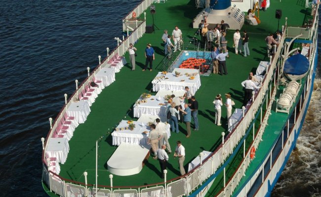 Фуршет на воде в Киеве Фуршет на воде в Киеве