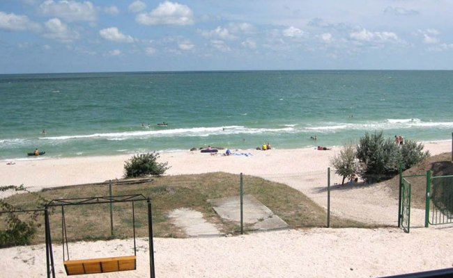 База отдыха 'Ялта' в Кирилловке: вид на Азовское море