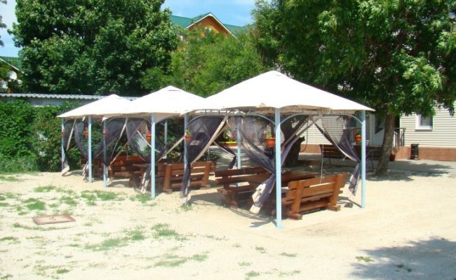 Семейный отель в Кирилловке