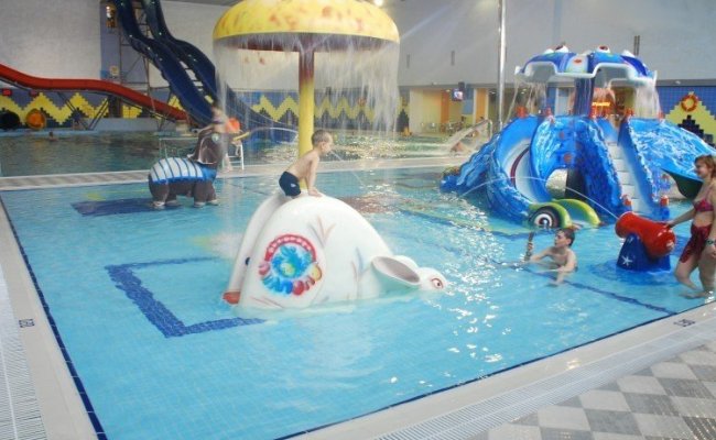 отдых детей в аквапарке отдых детей в аквапарке