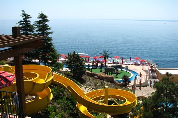 Алушта, аквапарк, море