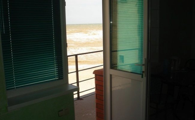 Из номеров открывается вид на Азовское море Из номеров открывается вид на Азовское море