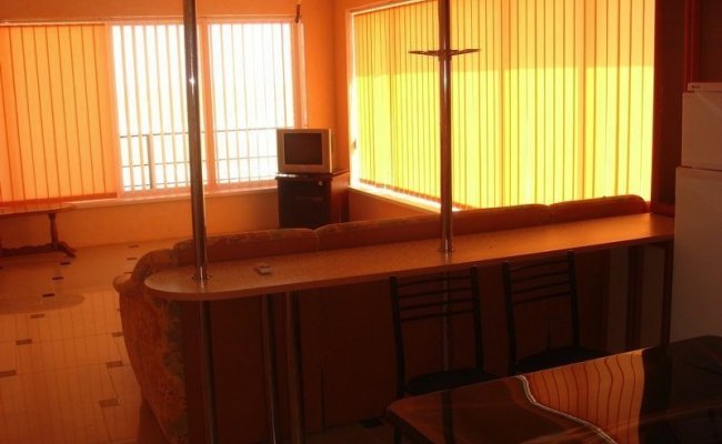 В номере есть барная стойка В номере есть барная стойка