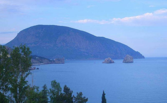 Вид на гору из Гурзуфа