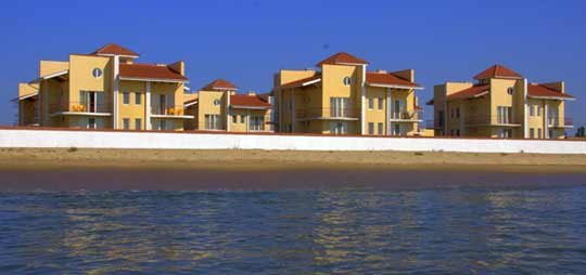 Вид с моря на Базу отдыха "Вероника" Вид с моря на Базу отдыха "Вероника"