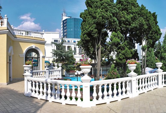 Территория отела "Ореанда"