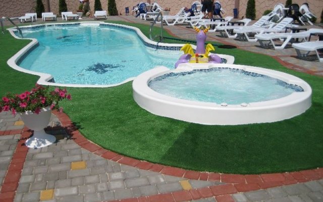 Кирилловка, отдых на млое, Кирилловка