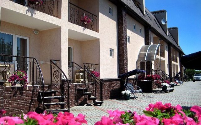 Отель в Кирилловке