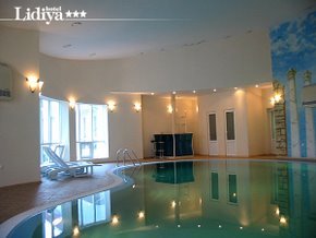 Бассейн гостиничного комплекса "Лидия"