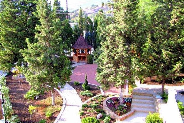 Территория Отеля "Камелот", Малореченское