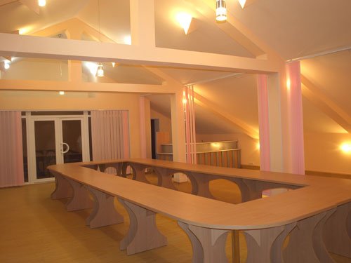 Конференц-зал, Тубал Конференц-зал, Тубал