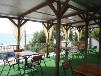Кафе с видом на Азовское море