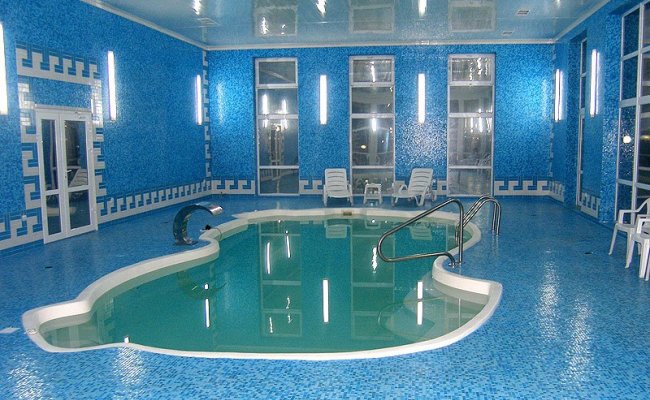 Крытый боссейн, Затока