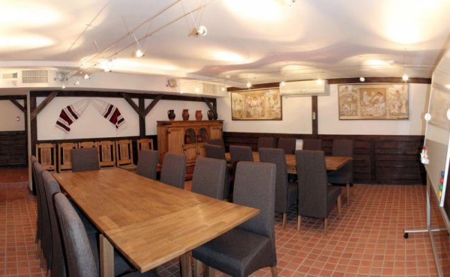 Конференц-зал, Карпаты