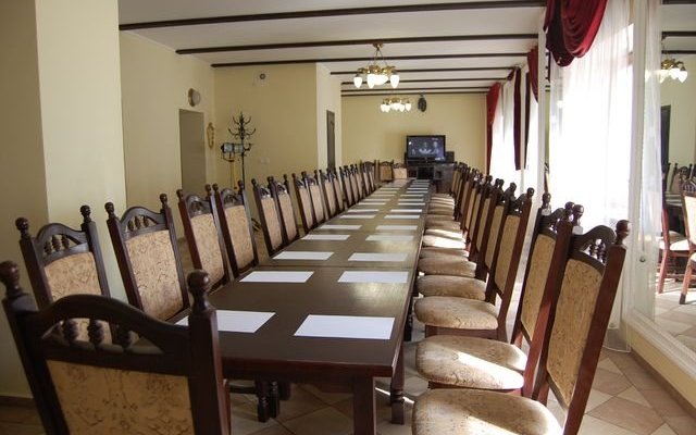 Проведение семенаров и коференций в Карпатах, Буковель