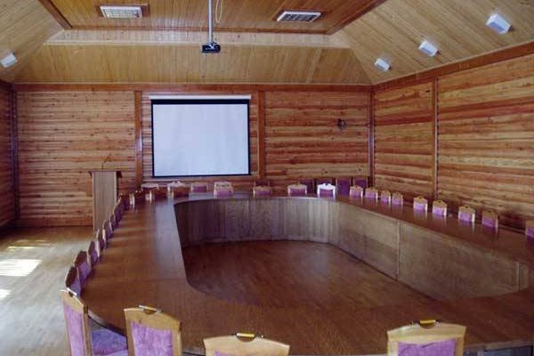 Коференц-зал, Косов