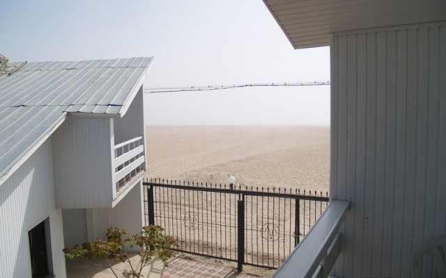 Вид из номера, Черное море